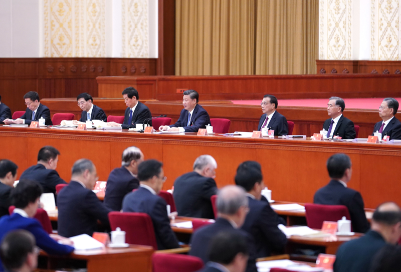 中國共產(chǎn)黨第十九屆中央委員會(huì)第五次全體會(huì)議，于2020年10月26日至29日在北京舉行。這是習(xí)近平、李克強(qiáng)、栗戰(zhàn)書、汪洋、王滬寧、趙樂際、韓正等在主席臺(tái)上。新華社記者 殷博古 攝