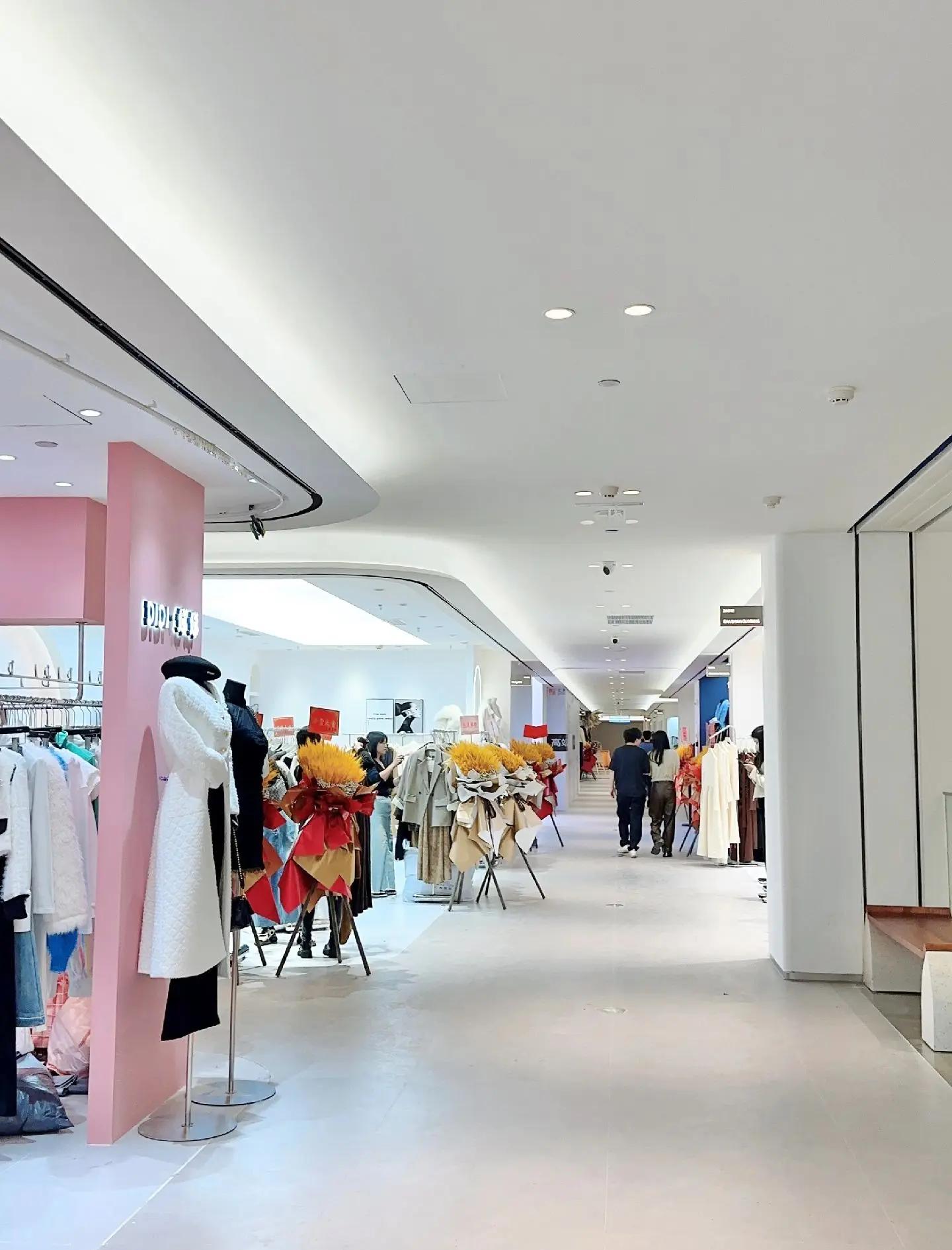 廣州匯美國(guó)際服裝城 周末逛街與淘貨的時(shí)尚新地標(biāo)